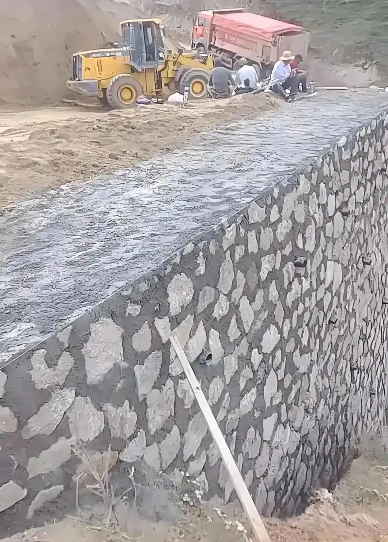 阜阳颍东区边坡加固